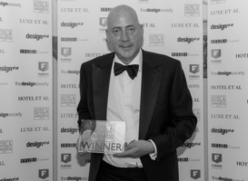 Normal_normal_eric_toren__eigenaar_hotel_twentyseven__met_design_et_al-award