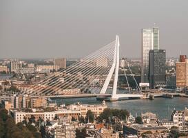 Van der Valk opent hotel in Schiedam met zwembad op 65 meter hoogte