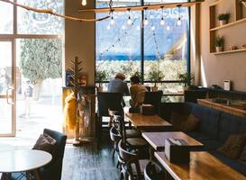 Normal__openhouden_horeca_belangrijk_bij_nieuwe_opleving_corona_