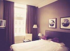 Normal_hotelbed__hotelkamer__hotel