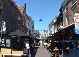 Tante Pietje wil na verwoestende brand met miljoen aan schade in juli weer open / "Korte Putstraat 's-Hertogenbosch" door Steven Lek (CC BY-SA 4.0.) https://creativecommons.org/licenses/by-sa/4.0/?ref=openverse