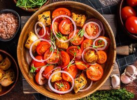 Normal_tuscan-panzanella-salad-vegetarian-classic-salad-2022-03-22-14-15-15-utc__1_