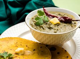 Normal_makki-ki-roti-sarson-ka-saag-2021-08-28-05-09-41-utc__1_