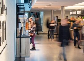 Normal_staand-990x630-1-820x660