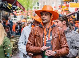 Normal_crowd-g29c2e8d0a_1920__1_