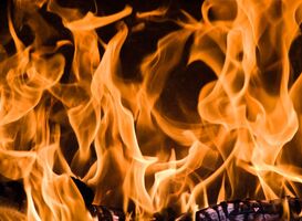 Normal_fire-gb8042c166_1920__1_