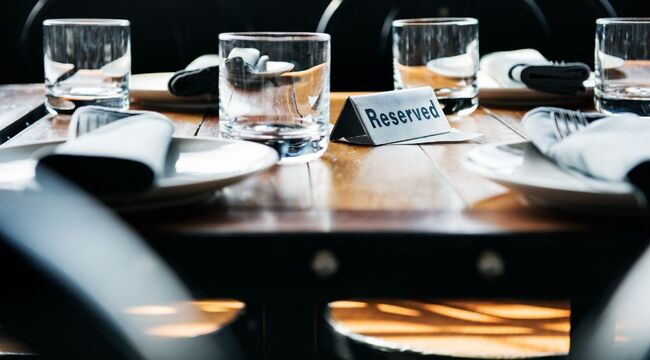 Carousel_reserved-table-at-a-restaurant-2022-12-15-23-31-02-utc__1_