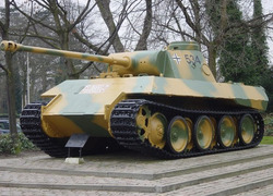 Normal_tank_wilhelminapark_bevrijdingswandeling_25_okt_2014