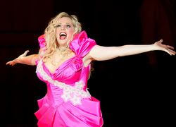 Normal_eva-maria_westbroek_als_anna_nicola