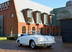 Normal_porsche_rijkspolitie_louwman_museum