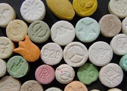 Normal_drugs_pillen_xtc