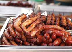 Normal_eetkraam_vlees_frituur_warm_vrijmarkt_koningsdag