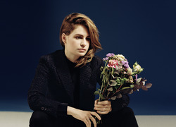 Normal_christine_and_the_queens